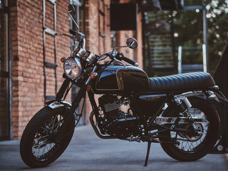 Custom-motorcykel av Harley-Davidson-typ som köps direkt